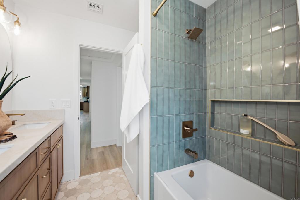 6111 Del Cerro Boulevard Property Photo 18