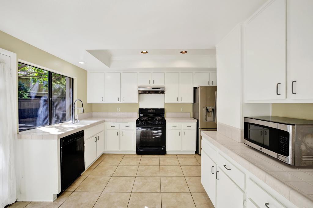 30 Rainbow Falls 17 Property Photo 9