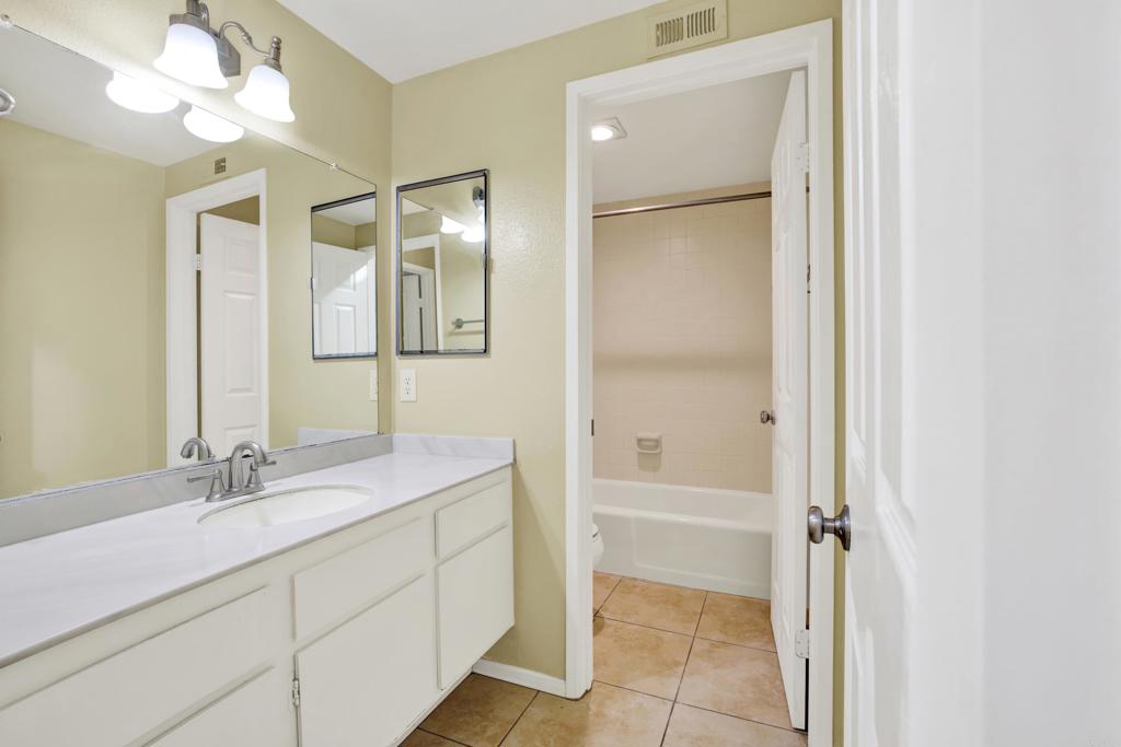 30 Rainbow Falls 17 Property Photo 13
