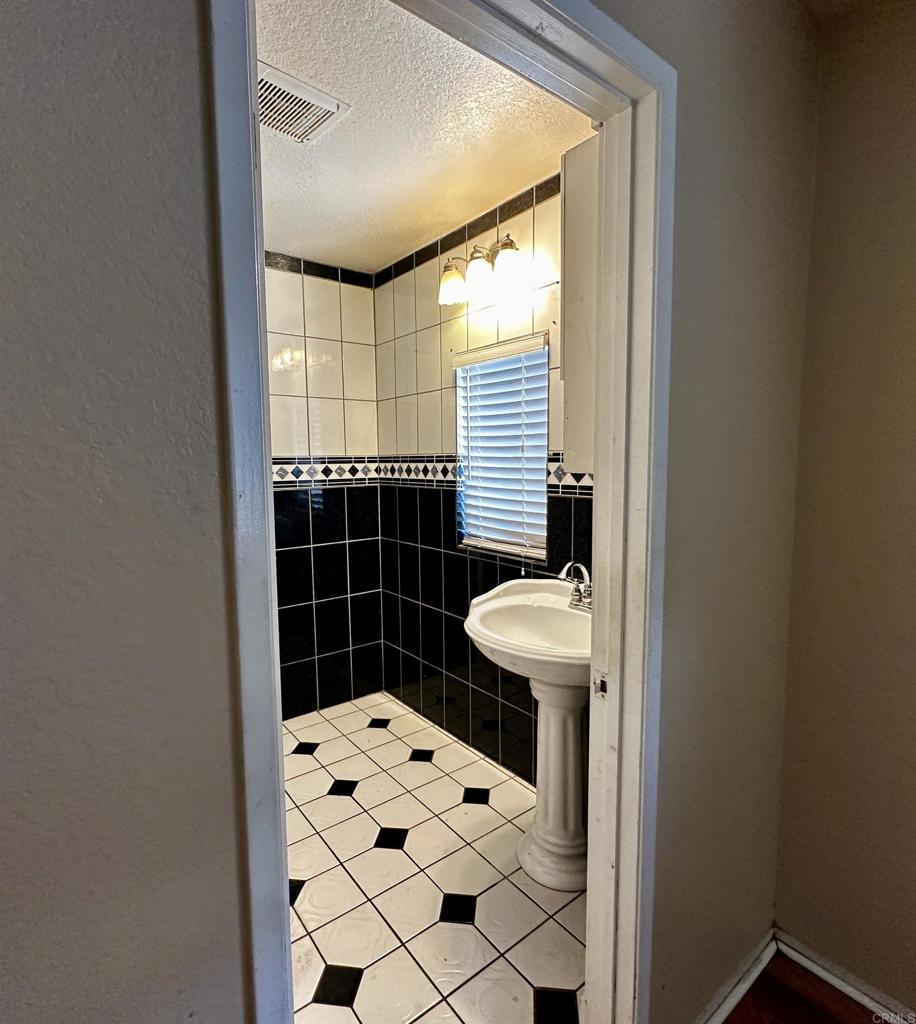 623 Carmen Drive Property Photo 8