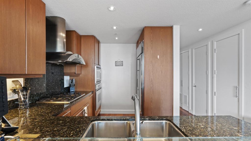 1199 Pacific Highway 3004 Property Photo 20