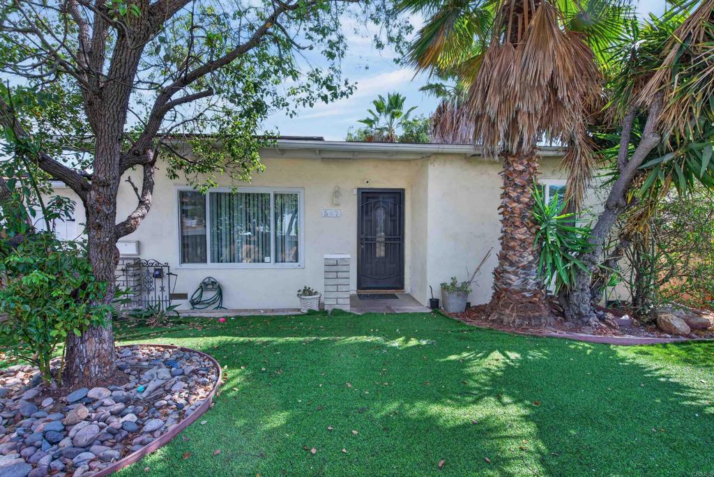 547 El Monte Road Property Photo 2