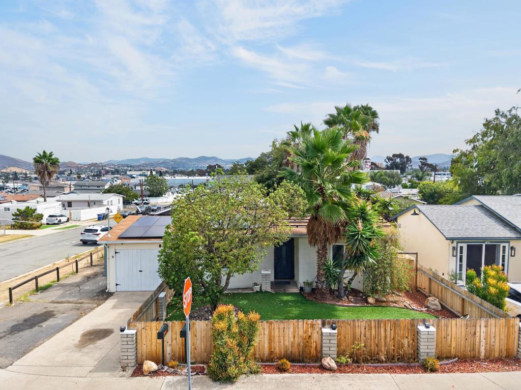 547 El Monte Road Property Photo 4