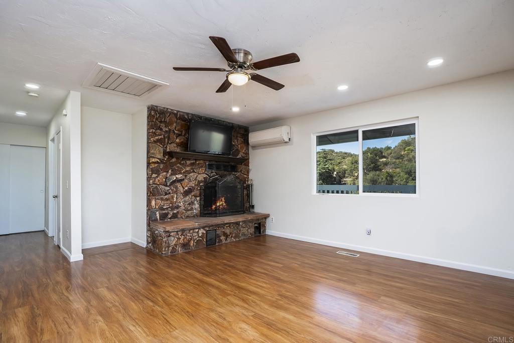 24541 Manzanita Dr Property Photo 4