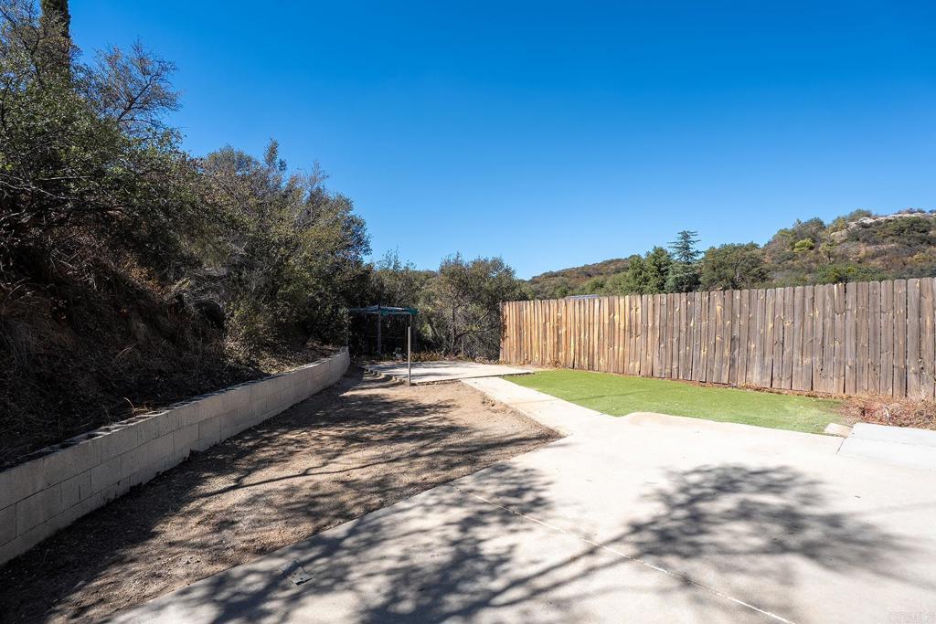 24541 Manzanita Dr Property Photo 31