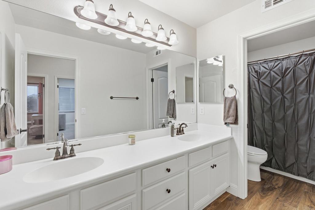 2167 Collomia Property Photo 28
