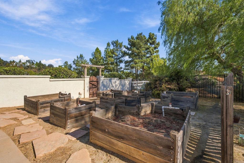 2167 Collomia Property Photo 46