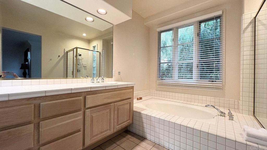9679 Claiborne Square Property Photo 13