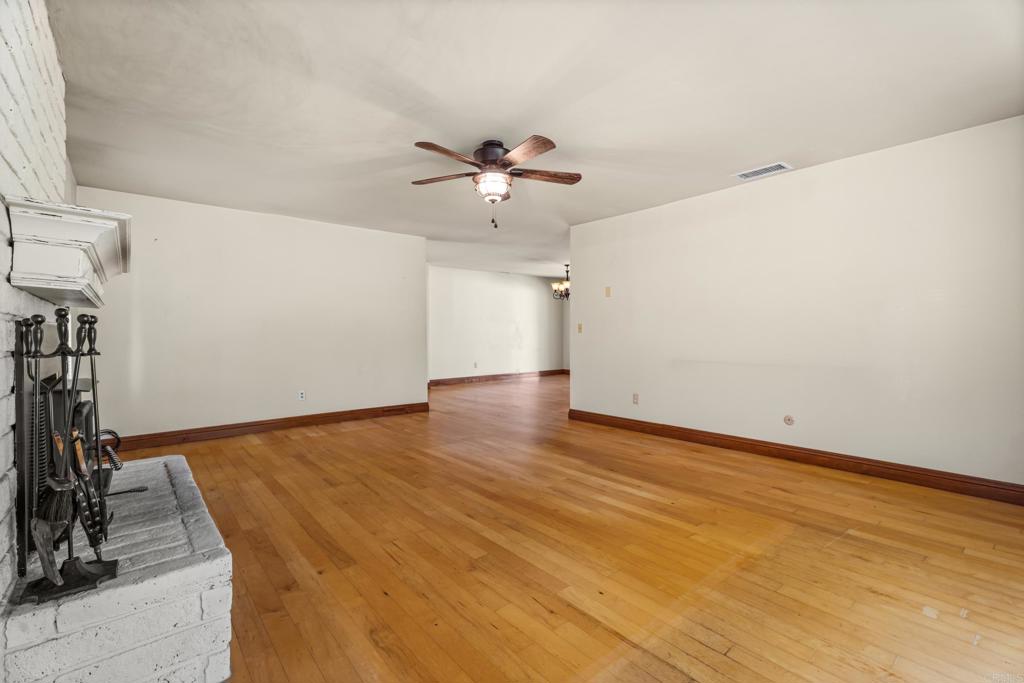 3042 Holly Rd Property Photo 20