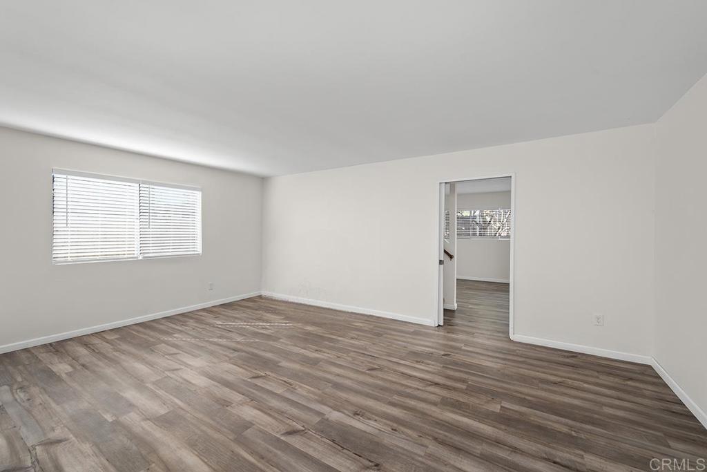 305 E Oxford Street Property Photo 4