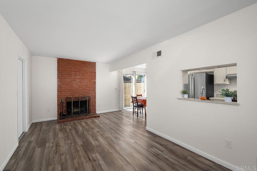 305 E Oxford Street Property Photo 13