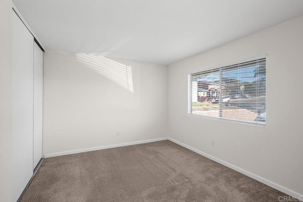 305 E Oxford Street Property Photo 15