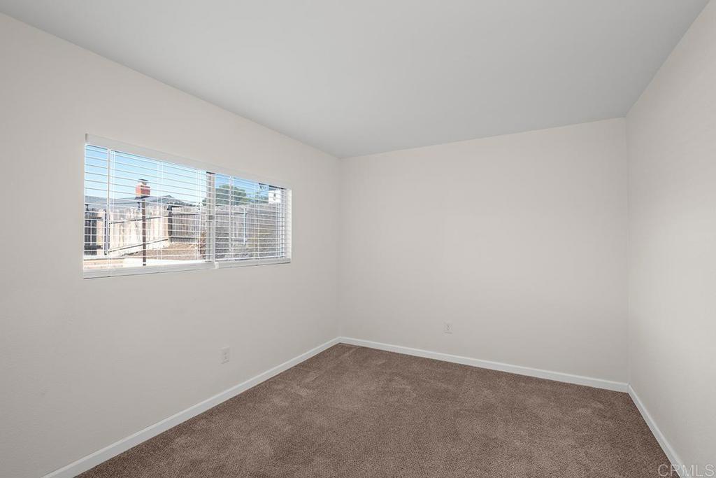 305 E Oxford Street Property Photo 21