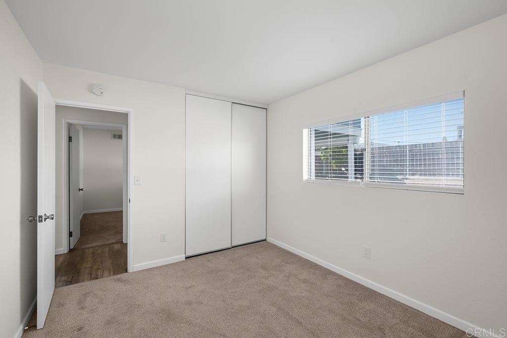 305 E Oxford Street Property Photo 22