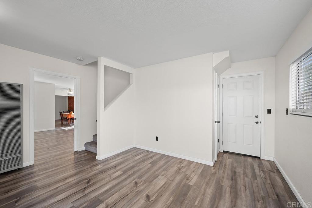 305 E Oxford Street Property Photo 24