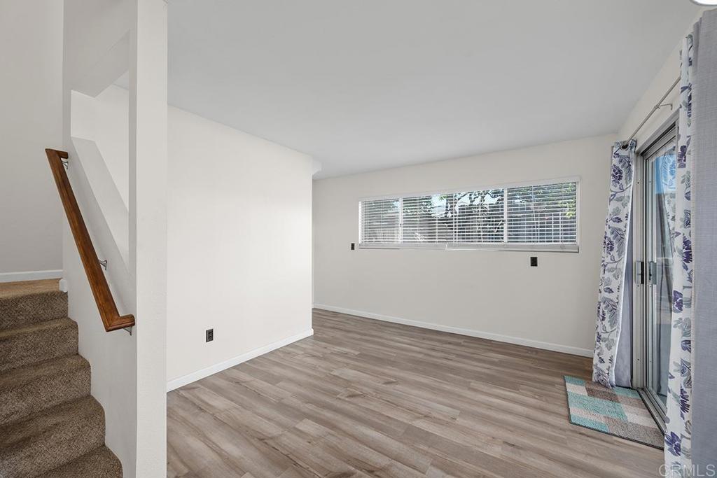 305 E Oxford Street Property Photo 25