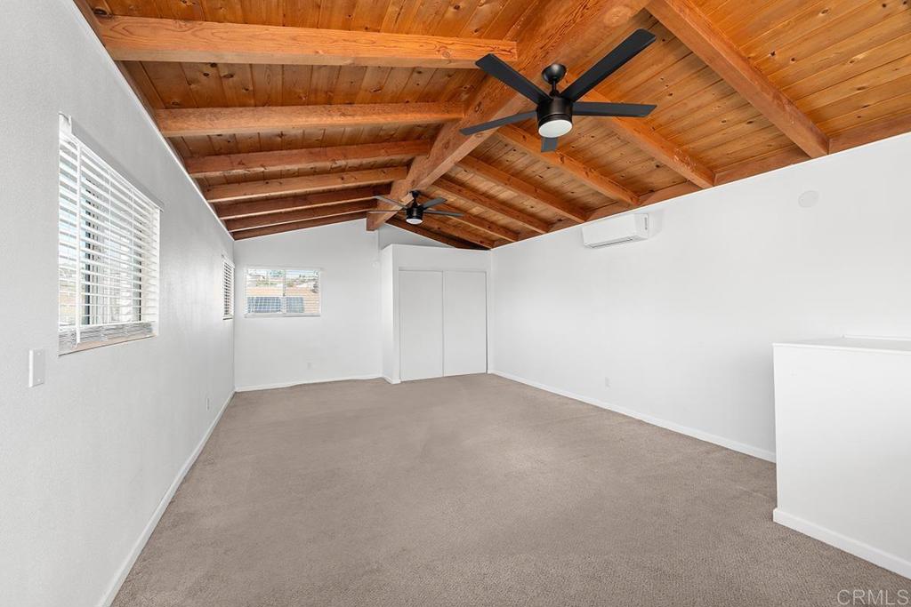 305 E Oxford Street Property Photo 26