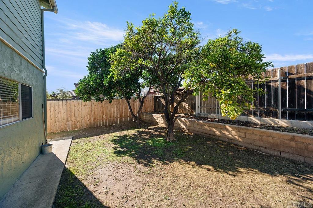305 E Oxford Street Property Photo 32