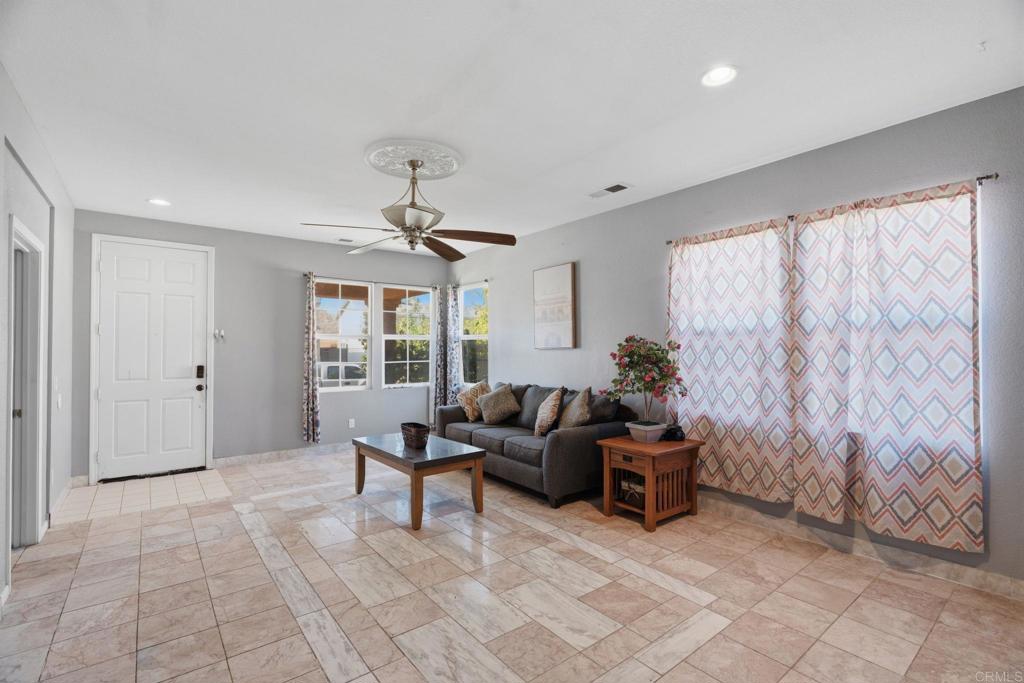 978 Cornflower Drive Property Photo 4
