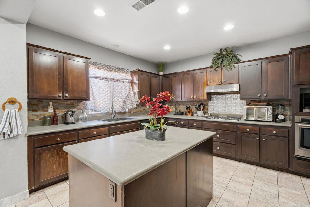 978 Cornflower Drive Property Photo 11