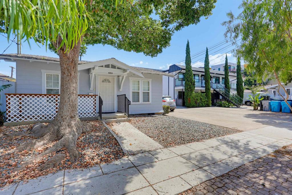 4217 21 3rd Avenue Property Photo 3