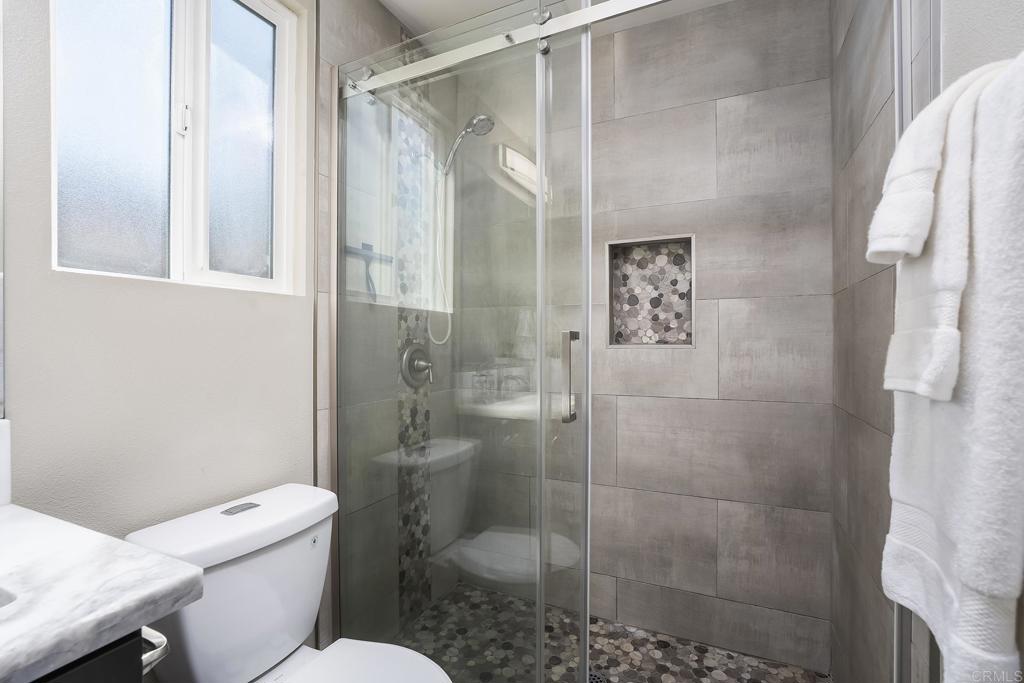 2164 Boundary Street Property Photo 20
