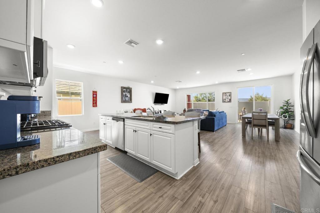 41303 Wizard Court Property Photo 4
