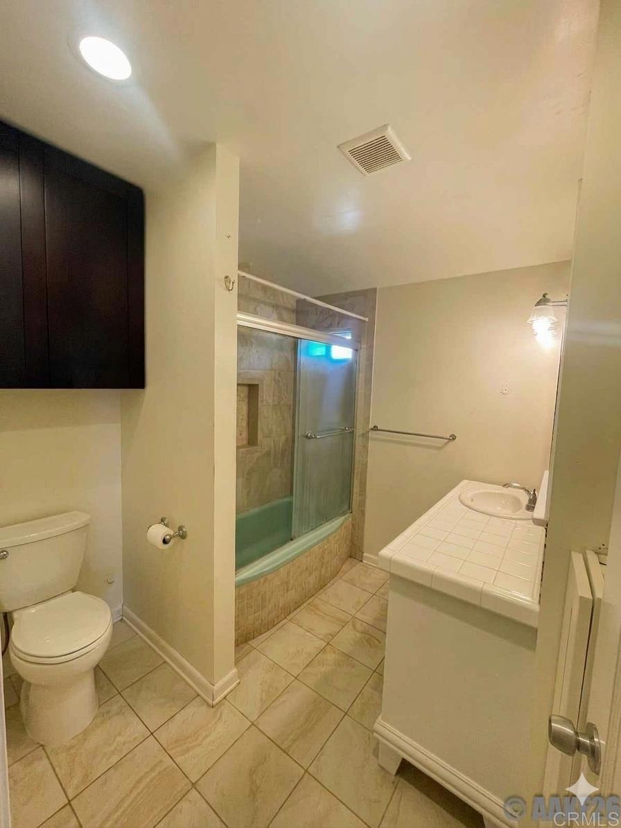 63 L Property Photo 16