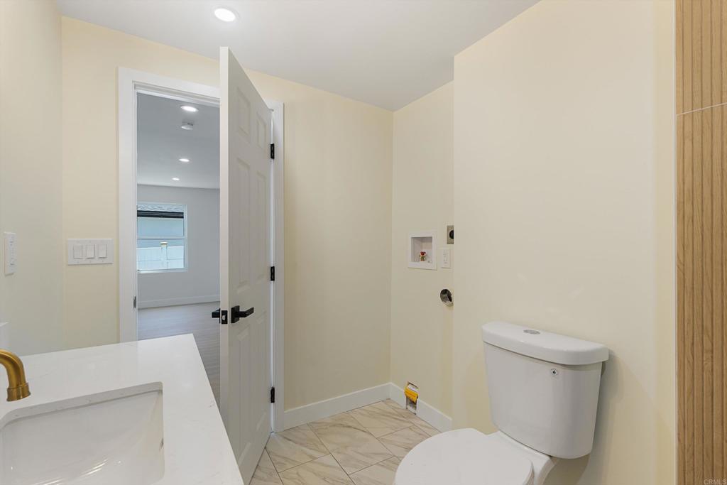 4020 22 Dwight St Property Photo 11