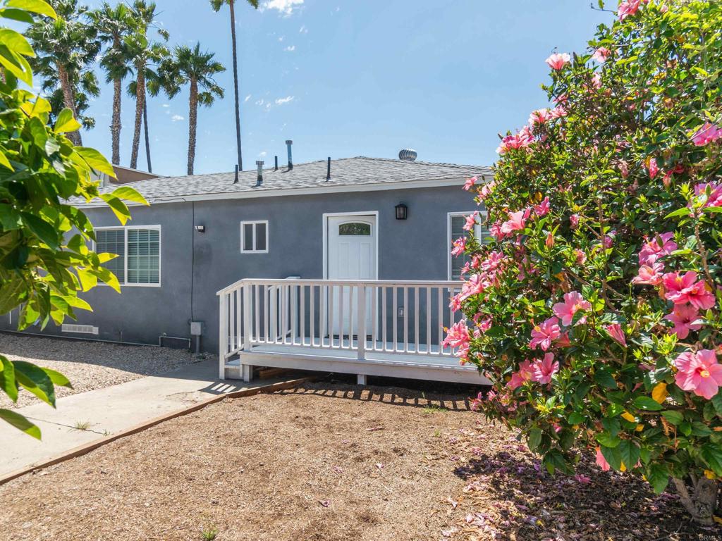 4563 67 51st Street Property Photo 18
