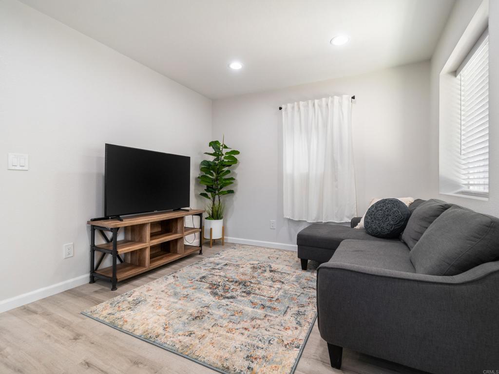 4563 67 51st Street Property Photo 22