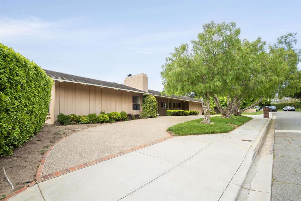 1444 Rodeo Dr. Property Photo 12
