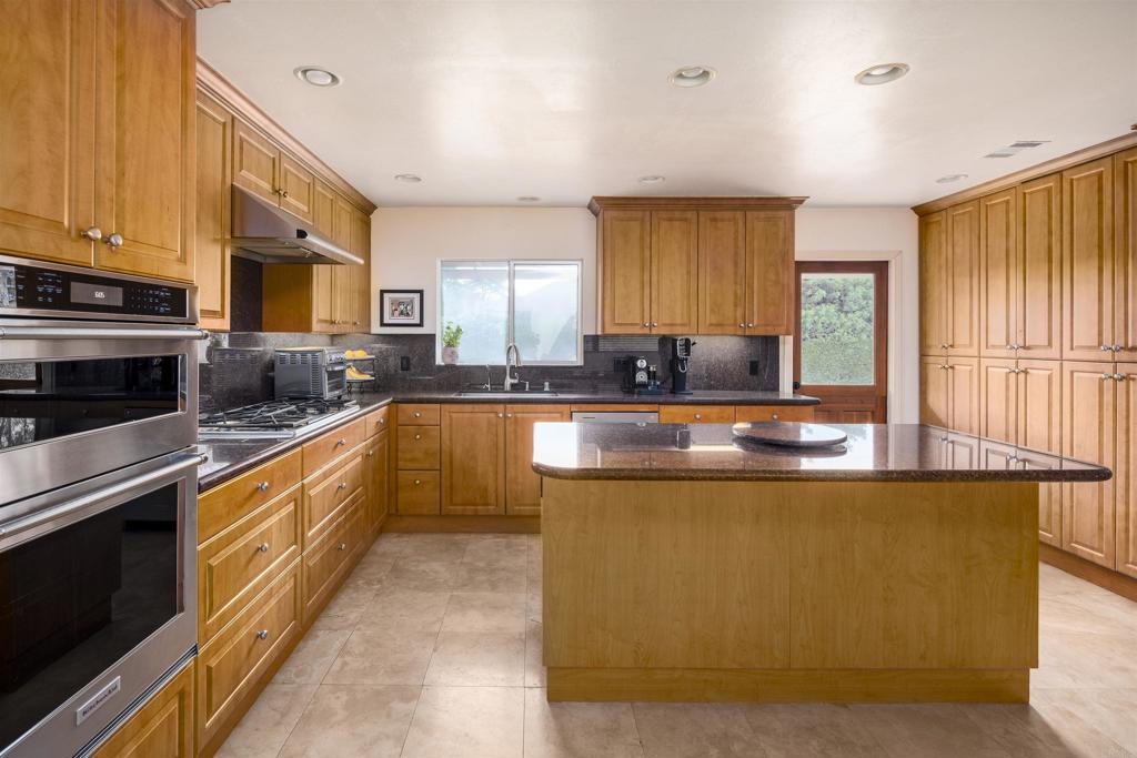 1444 Rodeo Dr. Property Photo 27