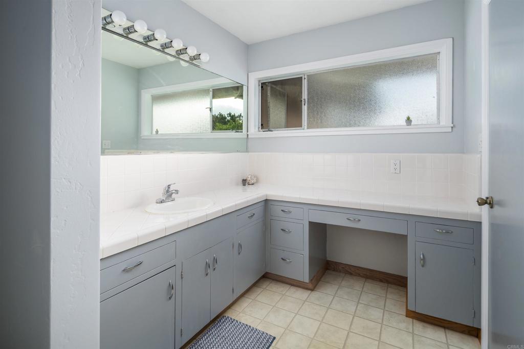1444 Rodeo Dr. Property Photo 33