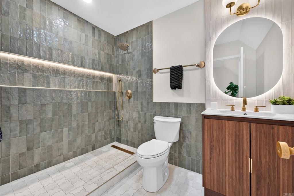 2421 Brant Street Property Photo 42