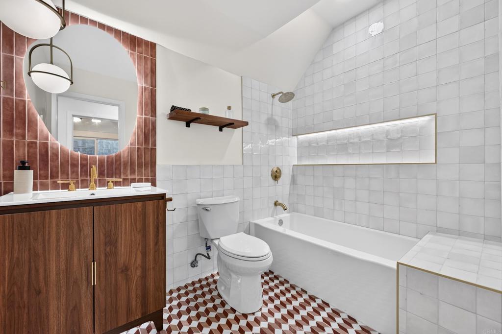 2421 Brant Street Property Photo 46