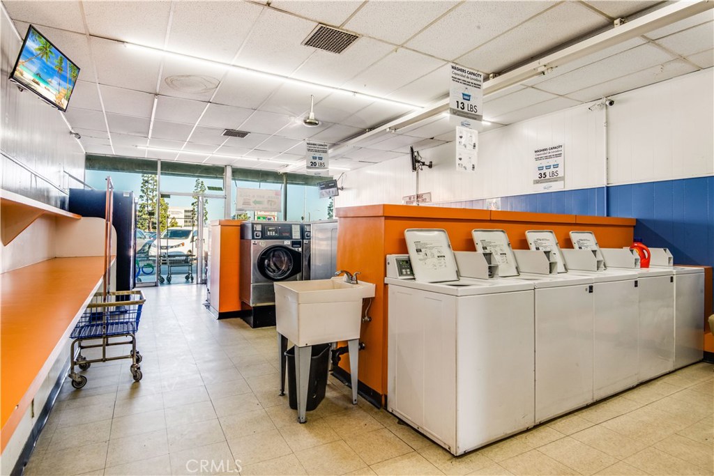 11915 Hawthorne Boulevard Property Photo 8