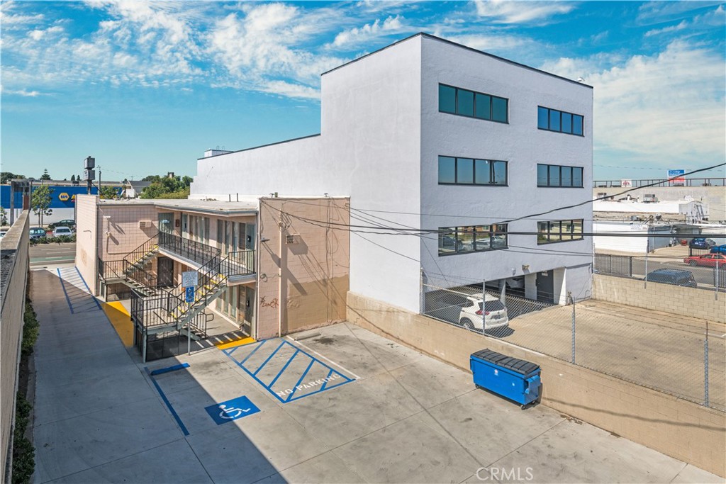 13420 Hawthorne Boulevard Property Photo 8