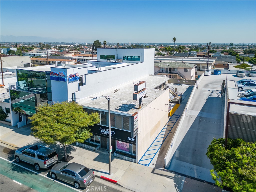13420 Hawthorne Boulevard Property Photo 18