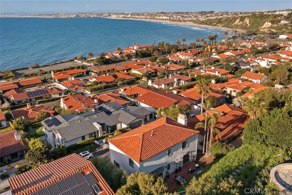 528 Via Almar Property Photo 3