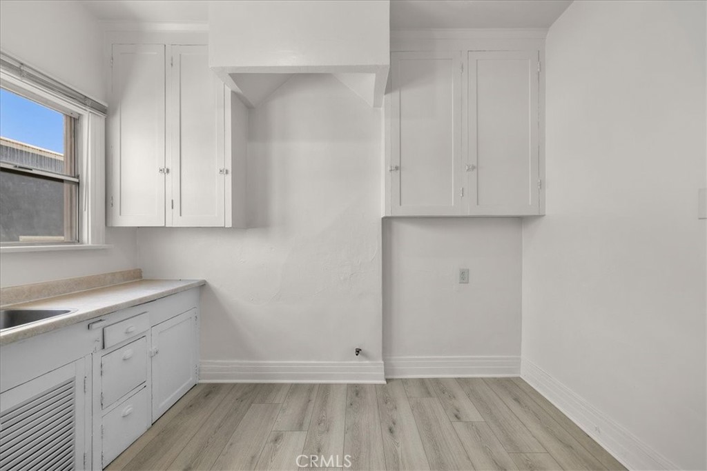 675 W 11th Street Property Photo 6