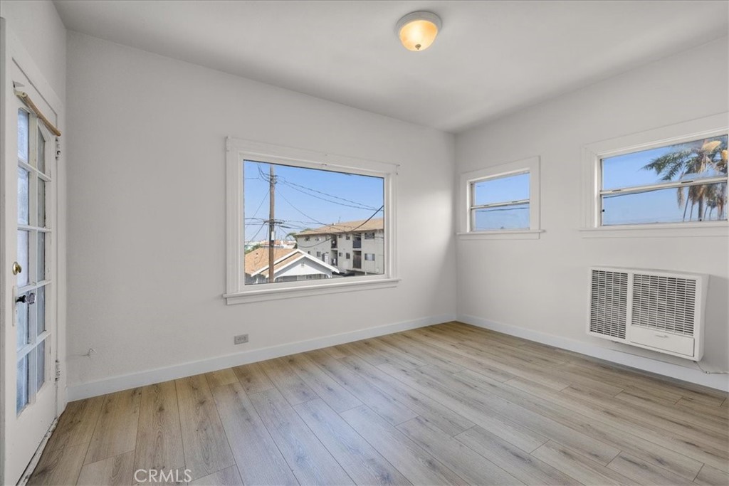 675 W 11th Street Property Photo 7