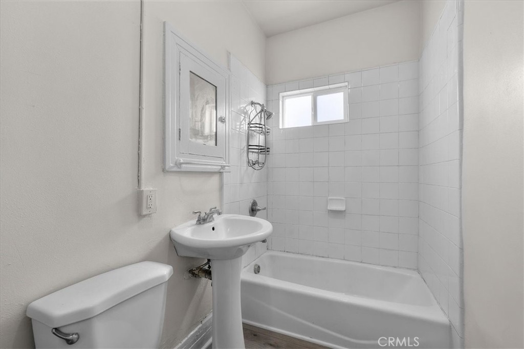 675 W 11th Street Property Photo 12