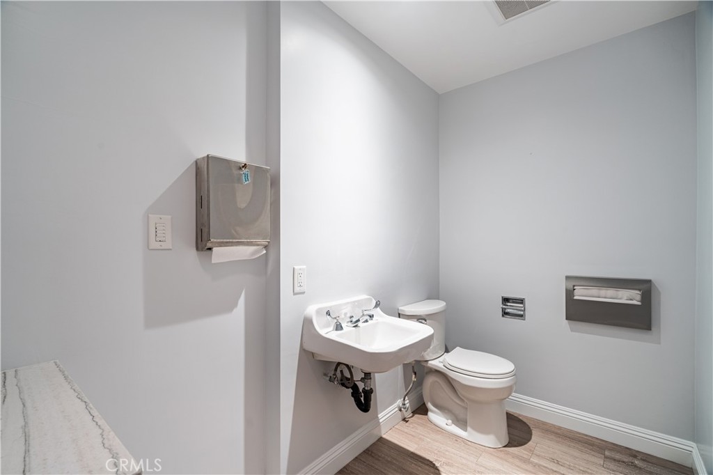 739 W 9th Street Property Photo 26