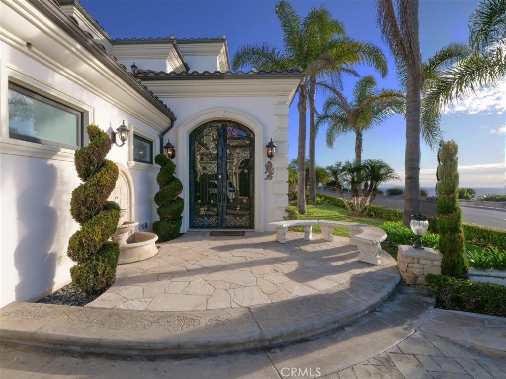 30150 Palos Verdes Drive W Property Photo 5