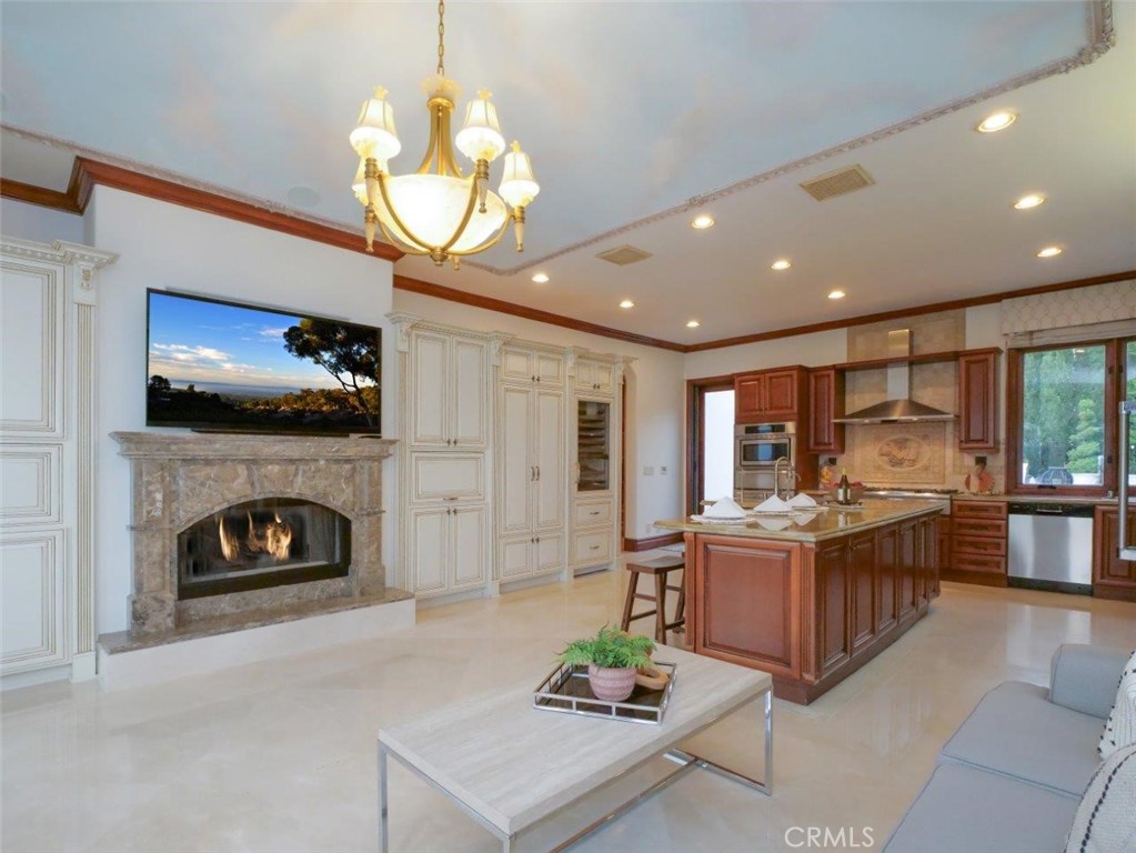 30150 Palos Verdes Drive W Property Photo 14