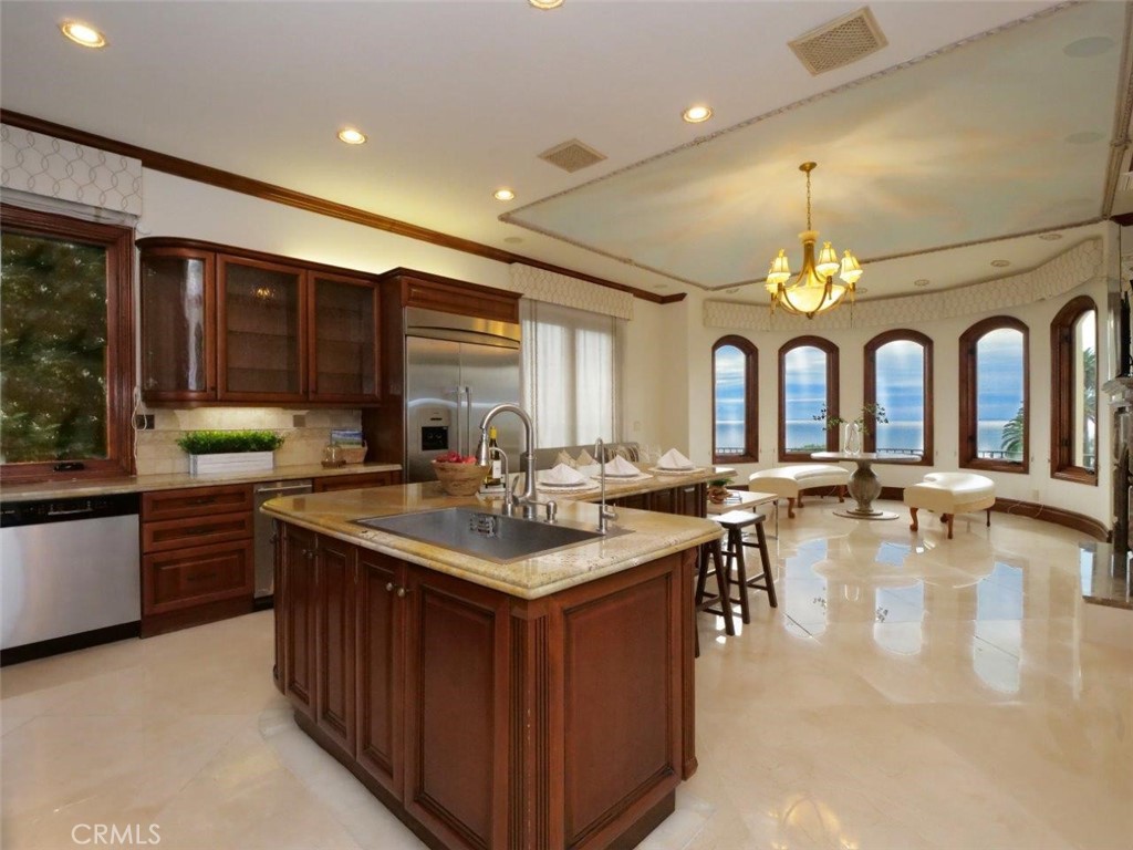 30150 Palos Verdes Drive W Property Photo 15