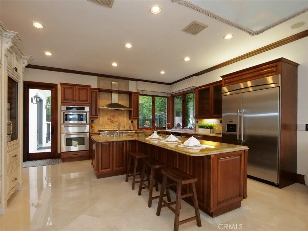 30150 Palos Verdes Drive W Property Photo 17