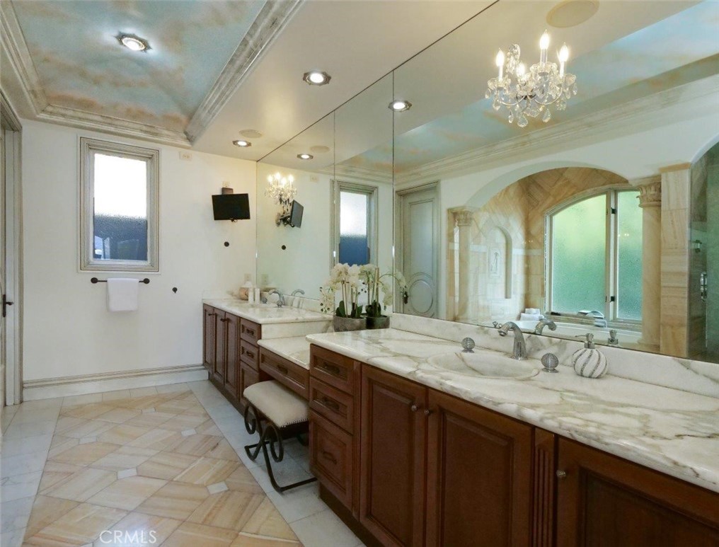 30150 Palos Verdes Drive W Property Photo 26
