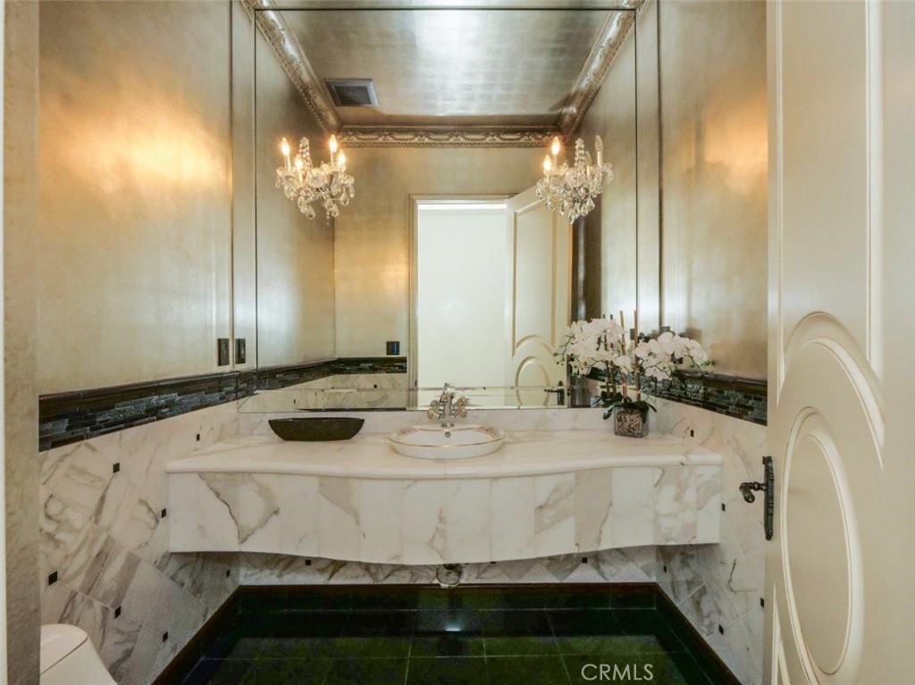 30150 Palos Verdes Drive W Property Photo 40